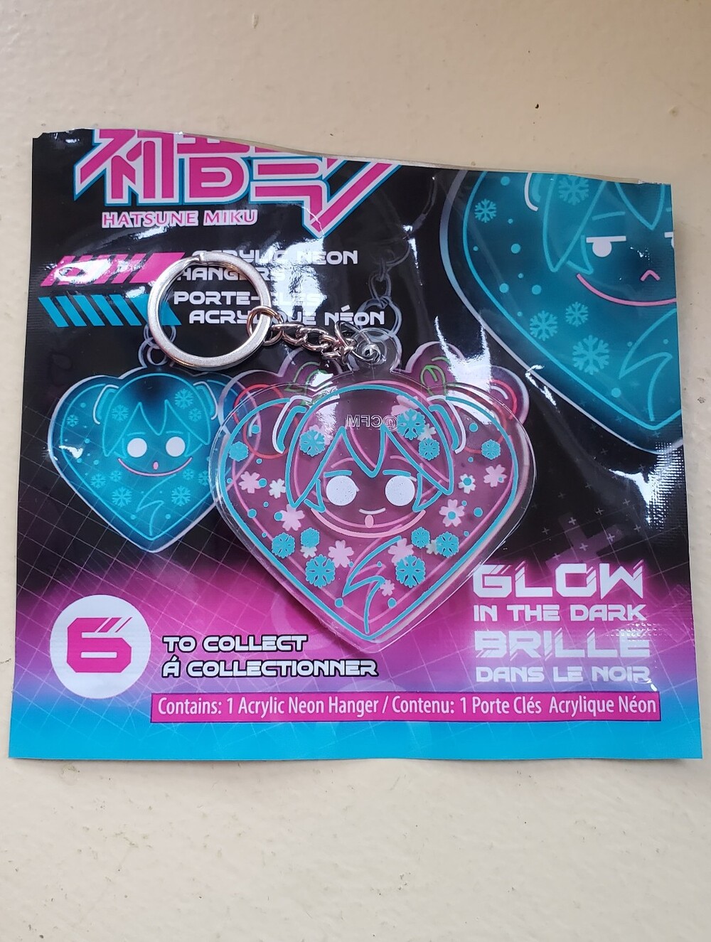Hatsune Miku Glow In The Dark Acrylic Neon Hanger Winter Miku Keychain